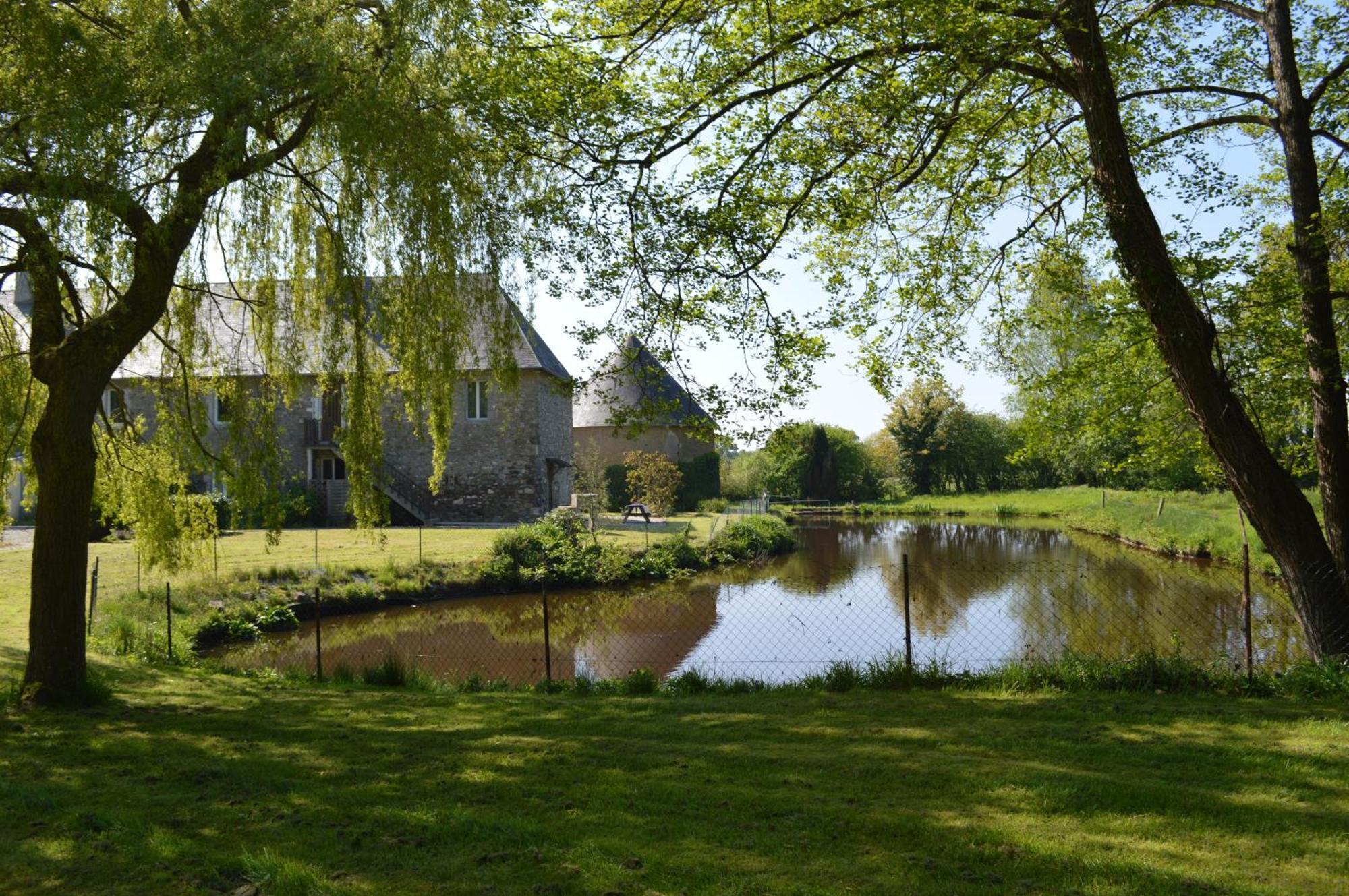 La Synchronicite - Chambres D'Hotes Saint-Sauveur-Villages Exteriör bild